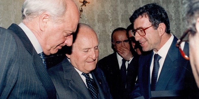Il Presidente Oscar Luigi Scalfaro con il poeta Corrado Calabrò